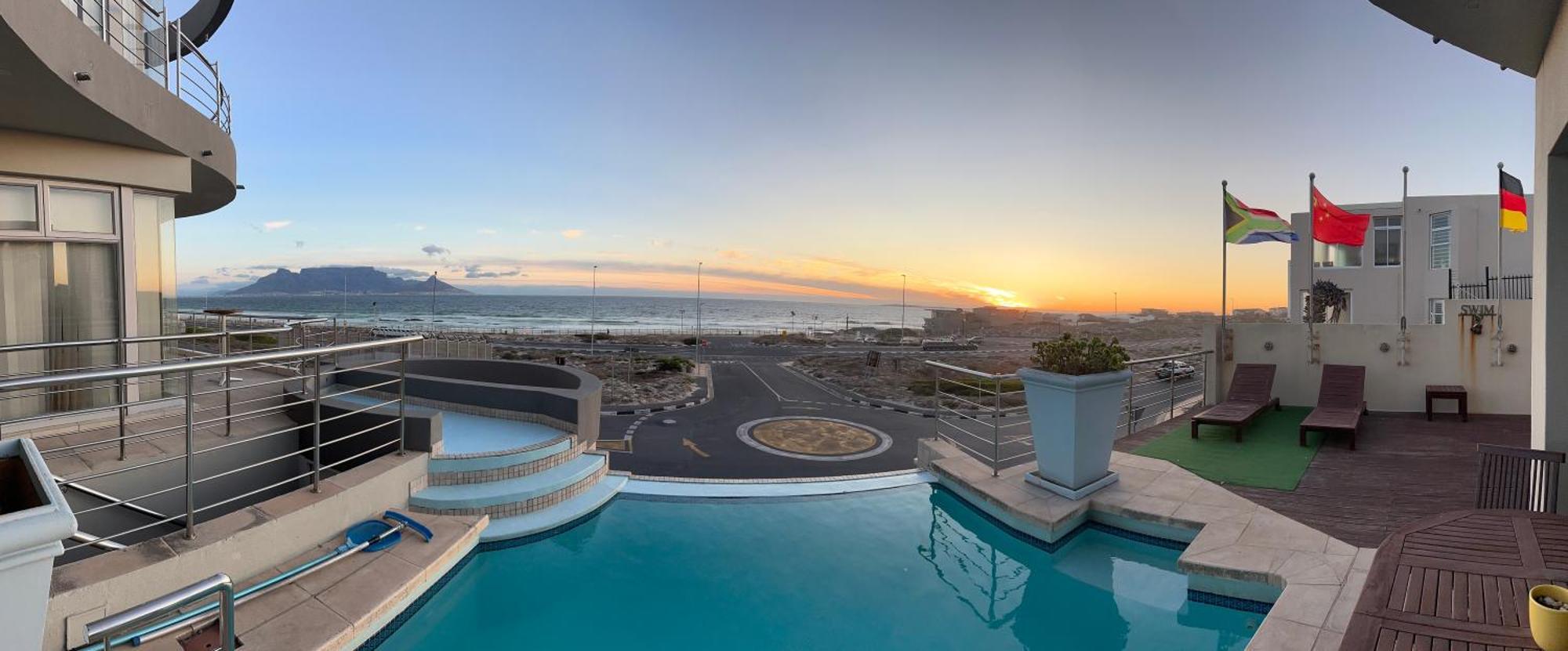 Oceansnest Guest House Bloubergstrand Buitenkant foto