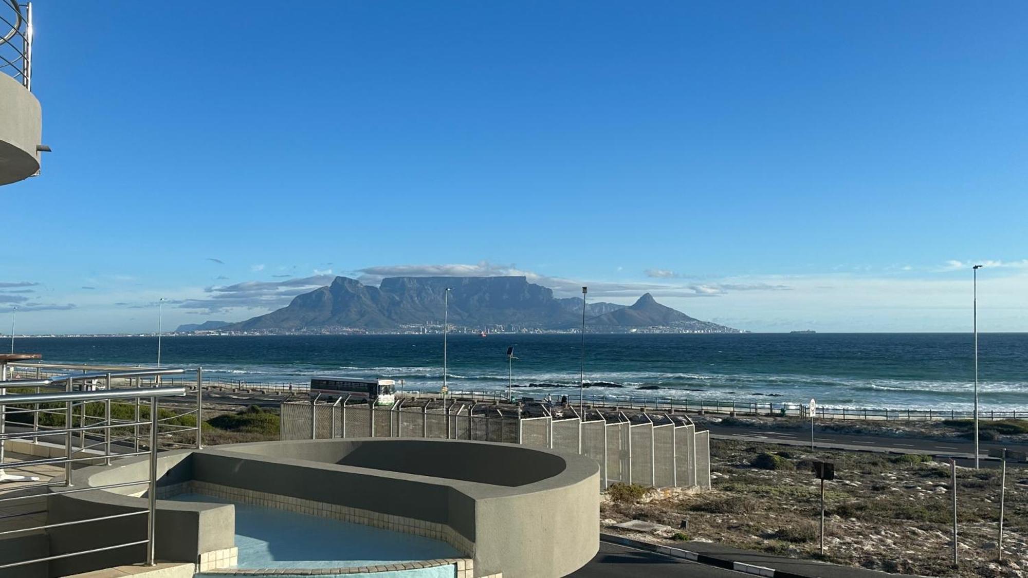 Oceansnest Guest House Bloubergstrand Buitenkant foto