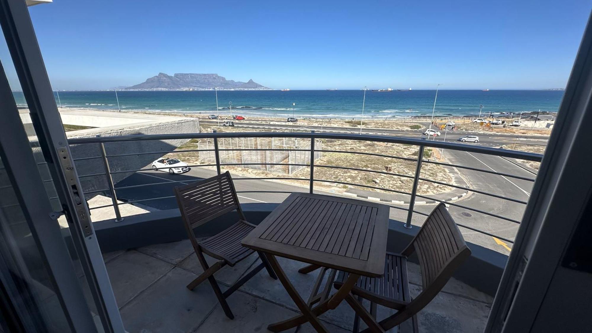 Oceansnest Guest House Bloubergstrand Buitenkant foto