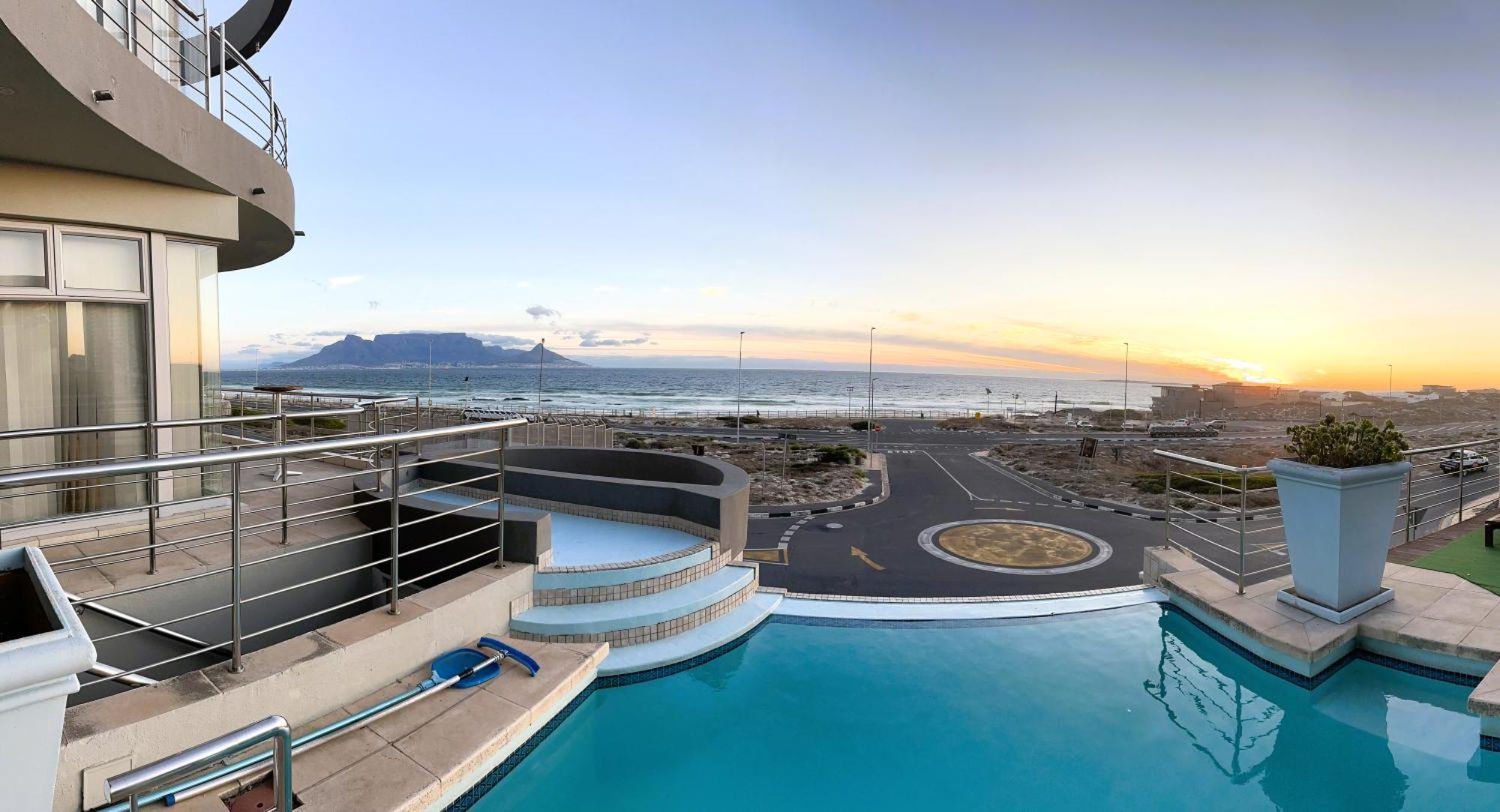 Oceansnest Guest House Bloubergstrand Buitenkant foto