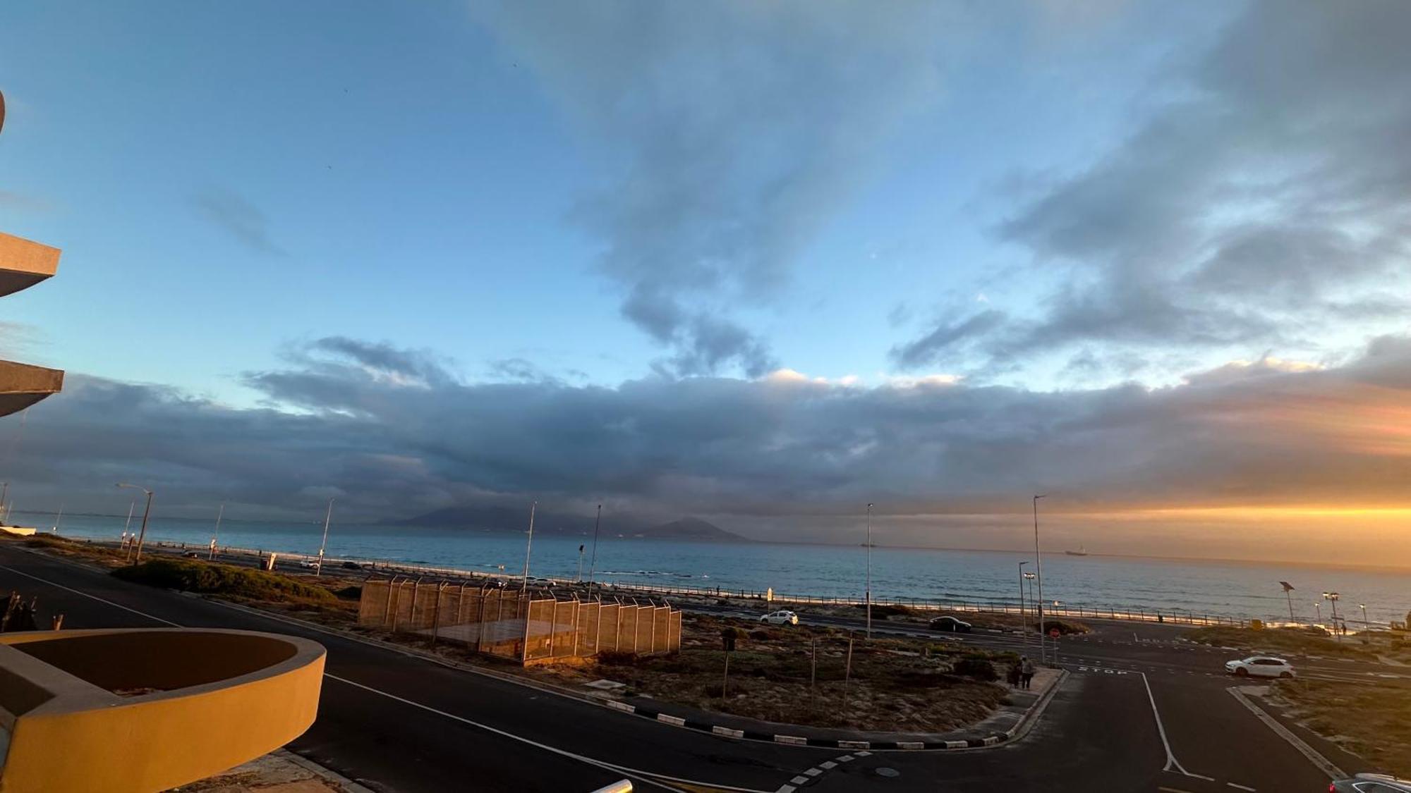 Oceansnest Guest House Bloubergstrand Buitenkant foto
