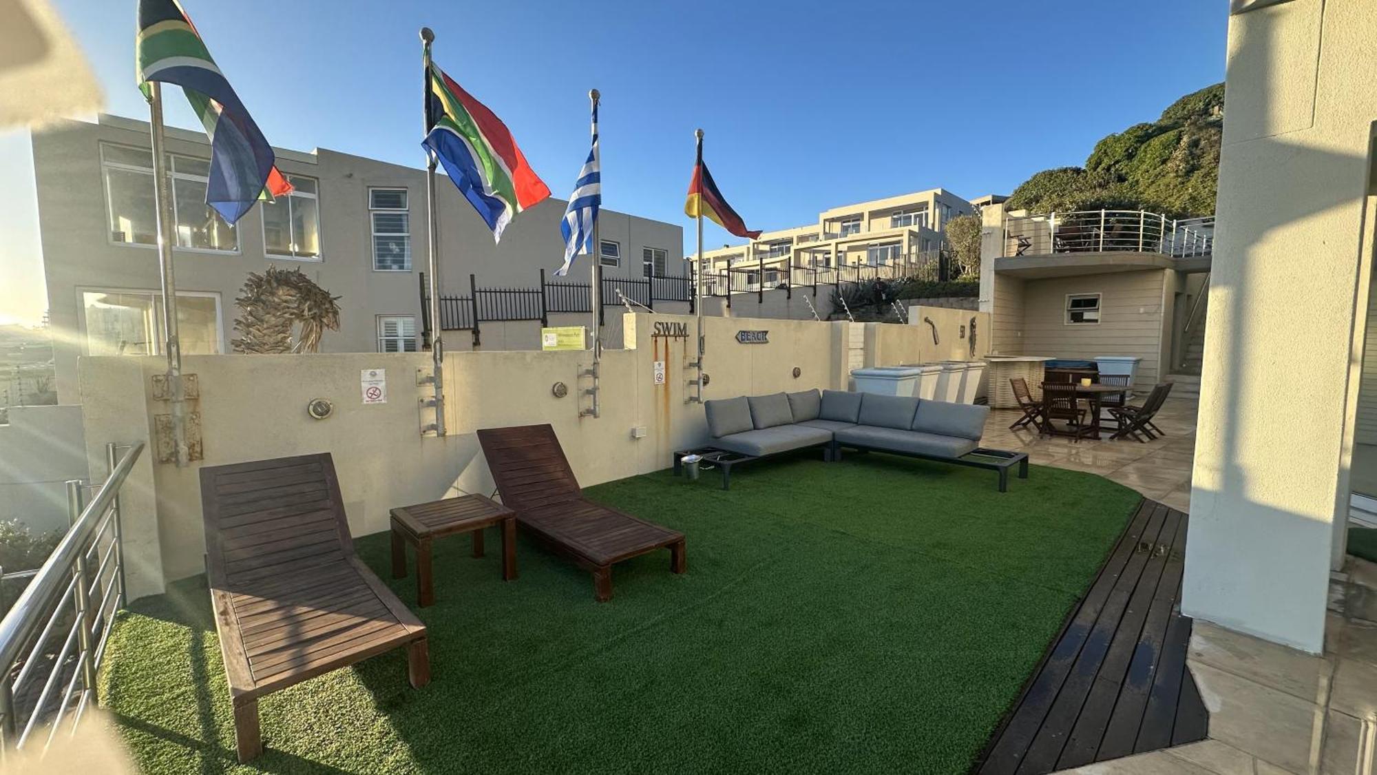 Oceansnest Guest House Bloubergstrand Buitenkant foto
