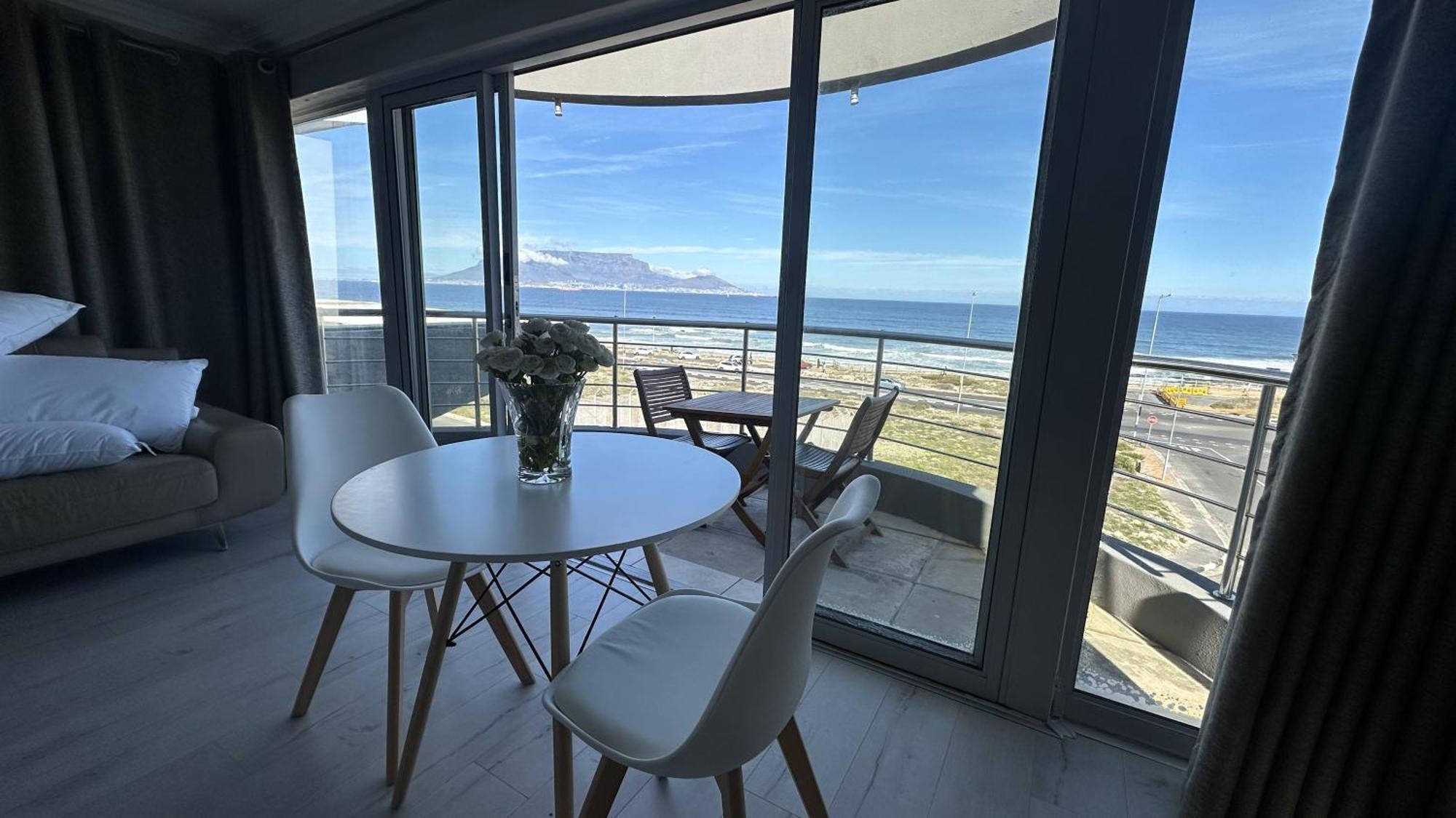 Oceansnest Guest House Bloubergstrand Buitenkant foto
