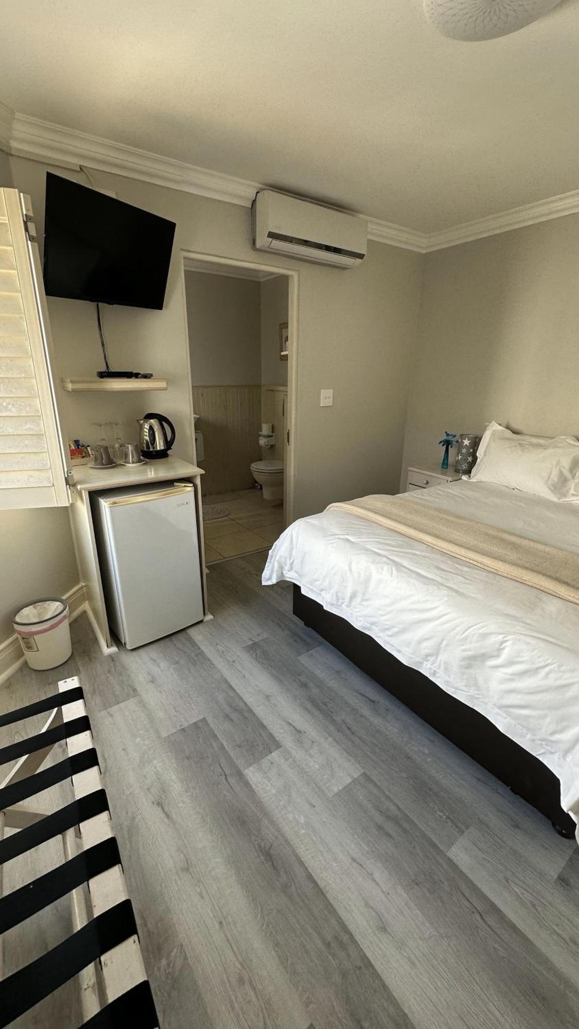 Oceansnest Guest House Bloubergstrand Buitenkant foto