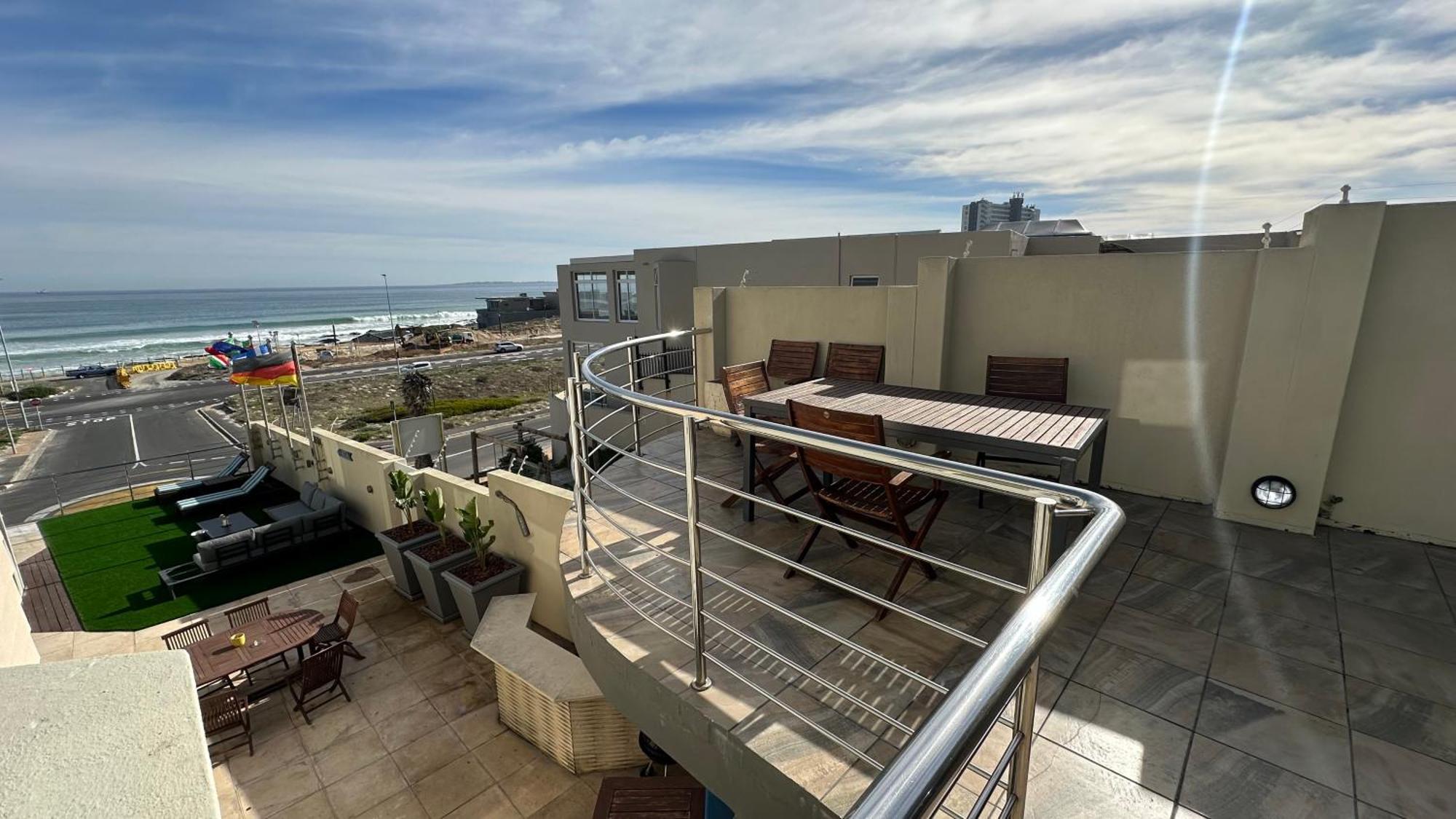Oceansnest Guest House Bloubergstrand Buitenkant foto