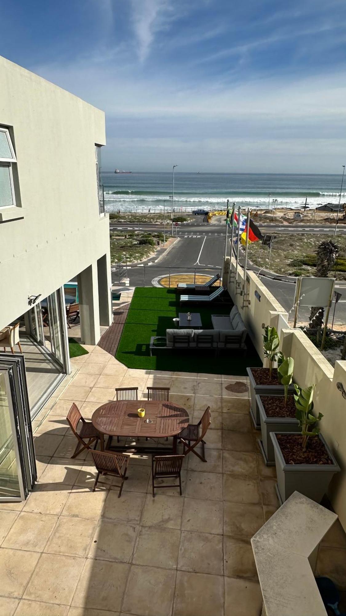 Oceansnest Guest House Bloubergstrand Buitenkant foto